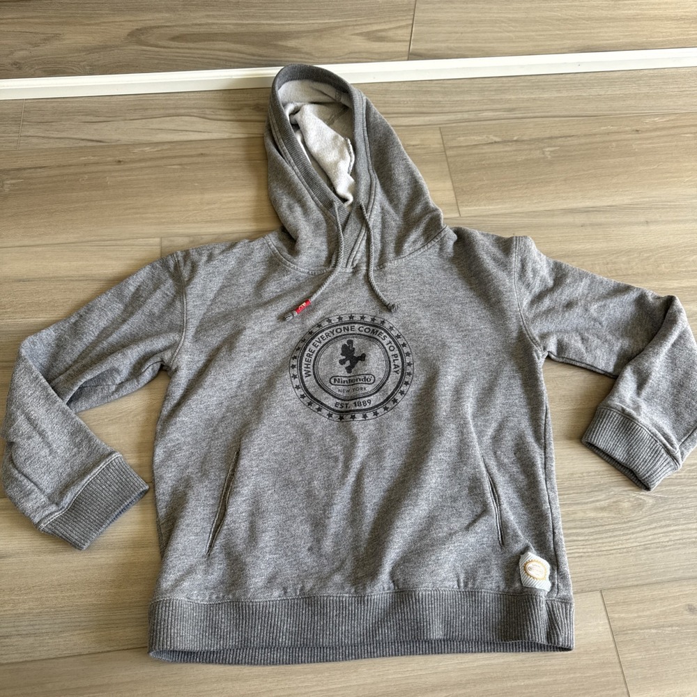 Nintendo New York 1889‎ Mario Gray Grey Hoodie Women's Sz Large Sweatshirt
